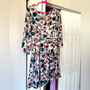 JACK floral dress with back cutout. Size 6